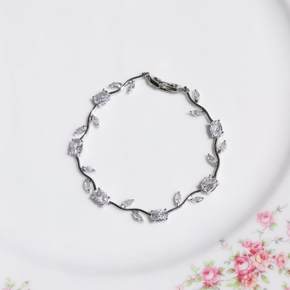 Bracelet femme raffiné avec pierres décoratives _Sofia