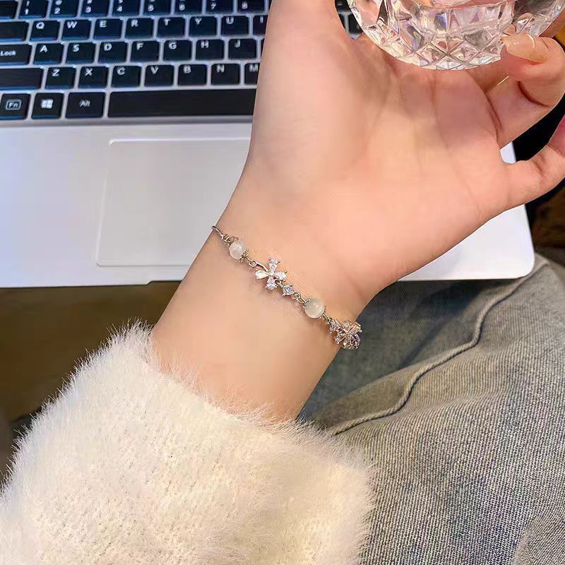 Bracelet élégant doré à pierres - Clara